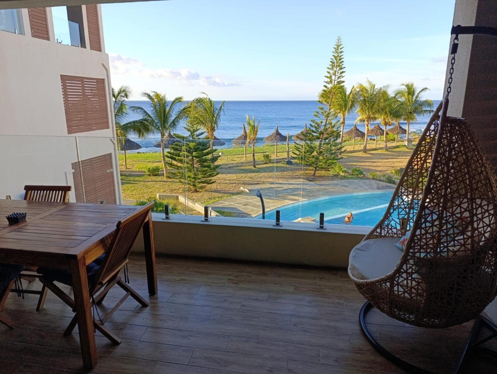 Flic-en-Flacq Magnificent Sea-View Apartment מראה חיצוני תמונה
